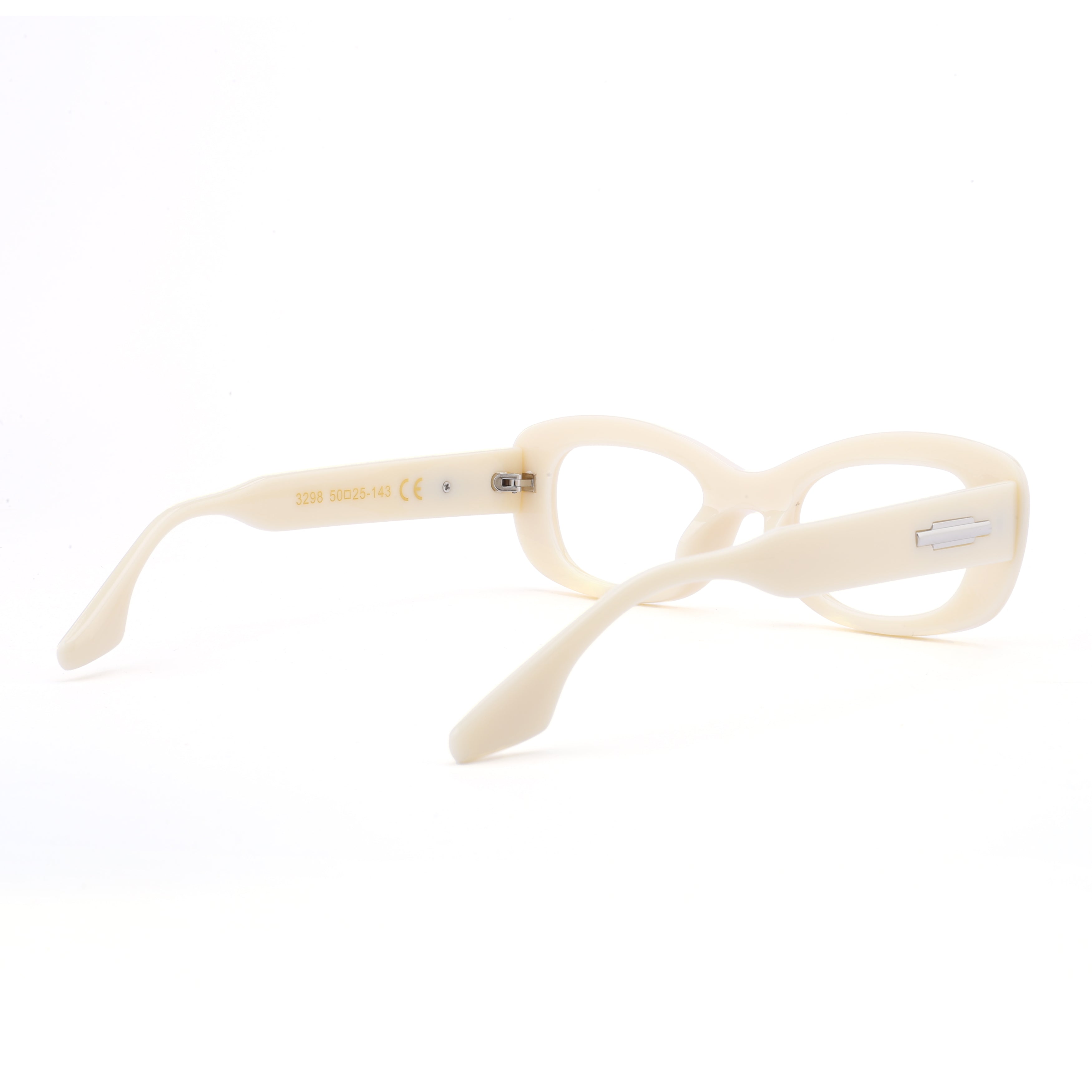 #color_ccreamy white